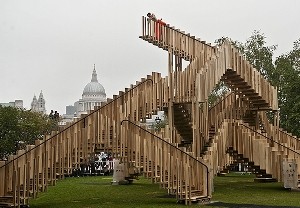 Aplankyk įdomią instaliaciją Londone - nesibaigiančius laiptus!