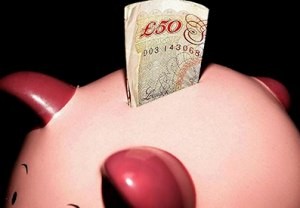 Pašalpos ir pajamos Anglijoje – kas keisis šiemet?