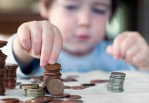 Vienišiems tėvams Anglijoje – nauji mokesčiai prašant alimentų