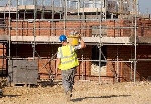 Svarbūs pasikeitimai statybininkams: CSCS kortelę gauti taps sunkiau