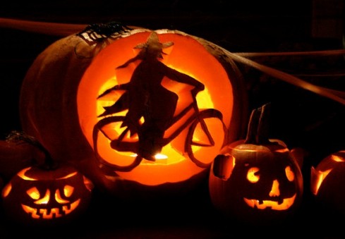 Halloween'as ant dviejų ratų!