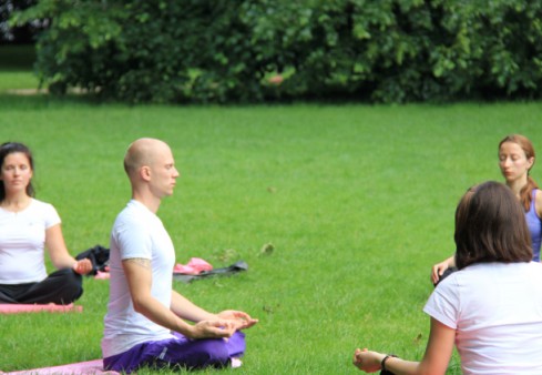 Londone galėsite dalyvauti nemokamuose jogos užsiėmimuose