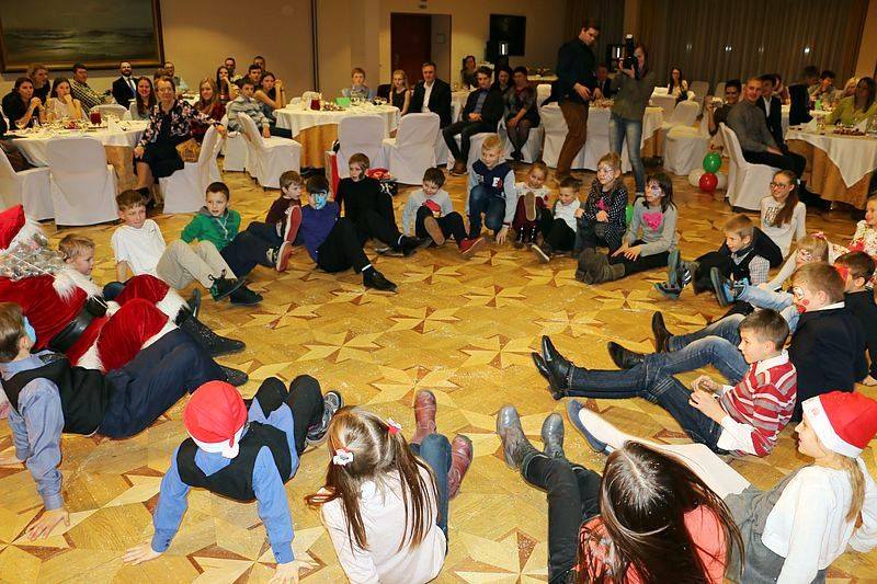 Anglijos lietuvių dovanos Vilniaus socialinių globos namų vaikams [FOTO]