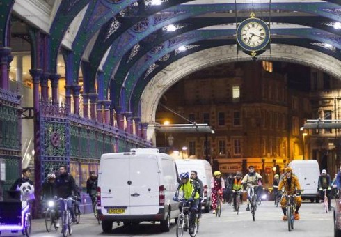 Parskrendant paukščiams į Londoną parskrido ir dviratininkai, kurie kviečia prisijungti