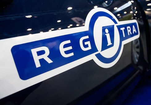 „Regitra“ atsakė emigrantams-vairuotojams, susiduriantiems su biurokratija Lietuvoje