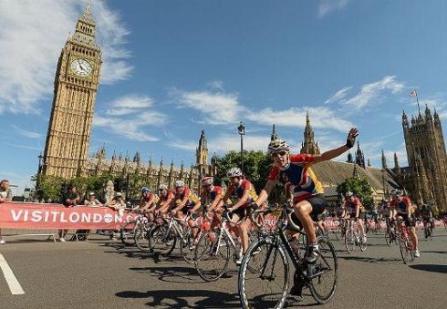 Mėgaukitės centrinėmis Londono gatvėmis be automobilių