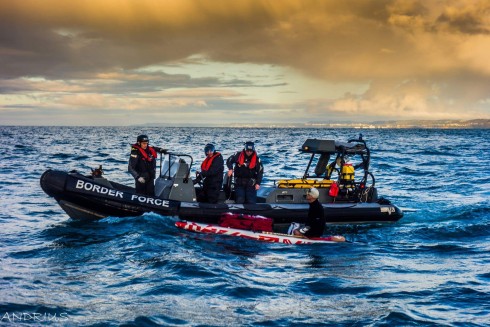 Neįprastas imigracijos į Angliją būdas: valtele per Lamanšą