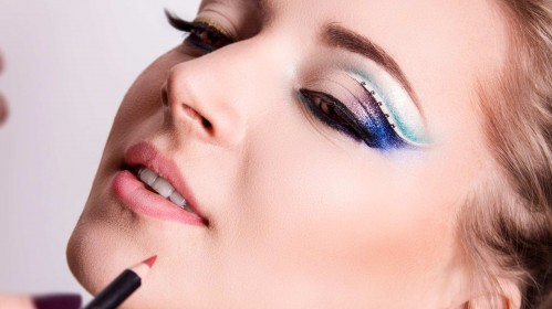 Anglijos lietuvės Londone kviečiamos išmokti makiažo paslapčių