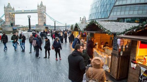 Aplankykite prie Temzės nusidrieksiantį kalėdinį miestelį