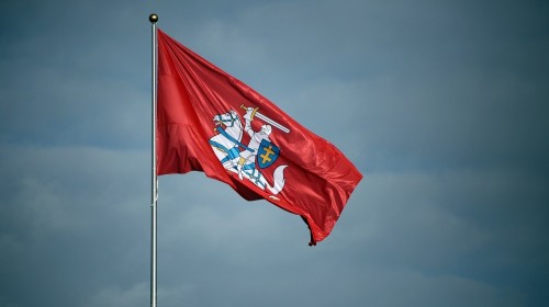 Emigrantas artėjančios Vasario 16-osios proga: išdrįskime pripažinti savo ydas, gėdas ir trūkumus