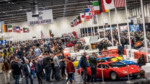 Užsukite į Londono vintažinių automobilių parodą
