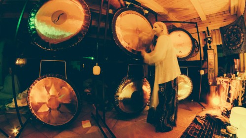 Vakarų Sussexe – Sapnų gaudyklių dirbtuvės ir gongų maudynės