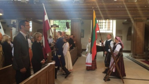 Tremties aukų atminimui – jungtinės pamaldos Londono St. James bažnyčioje