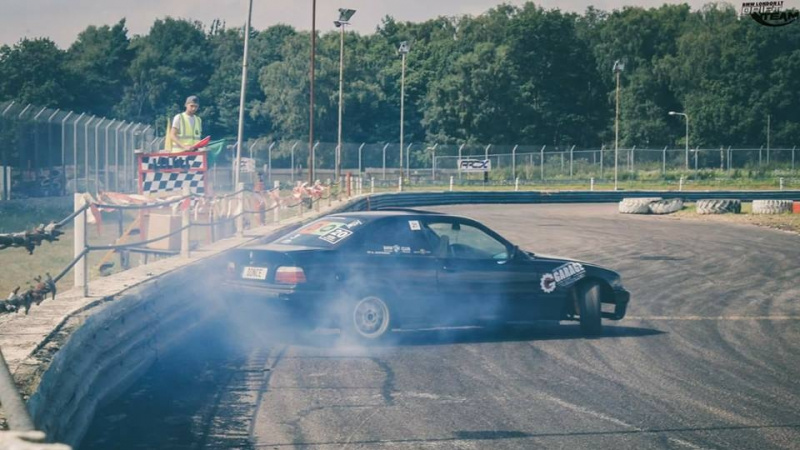 Lietuviai kviečia į BMW drifto varžybas Anglijoje