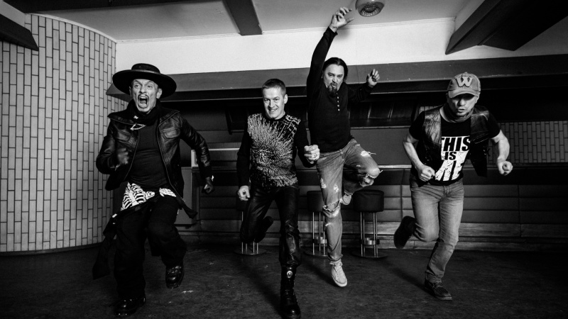 Prieškalėdinis vakarėlis su Rebelheart ir Romu Tamulioniu Leeds