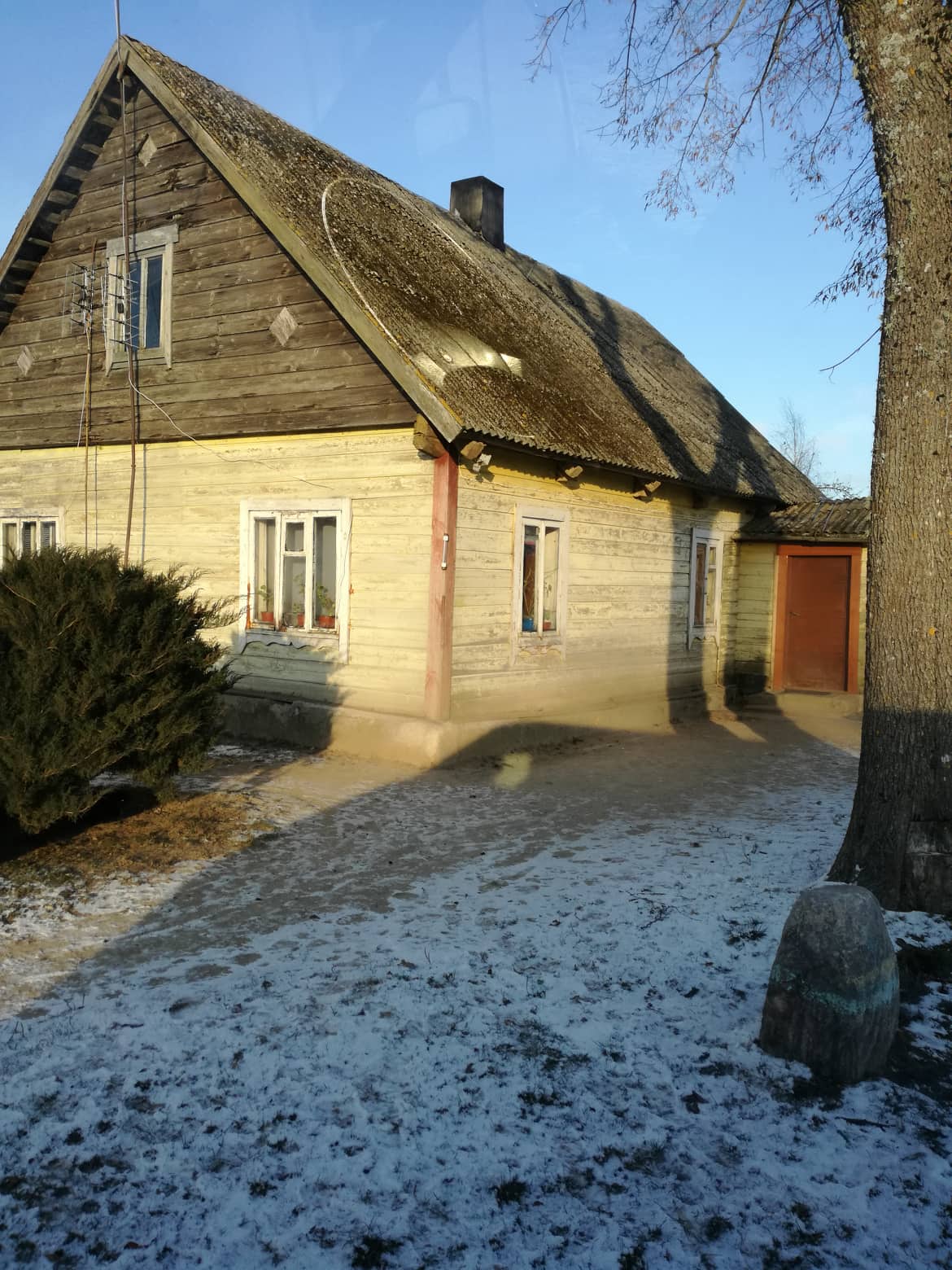 Švenčių proga tautiečių prašoma padėti skurdo ir ligų kamuojamai šeimai