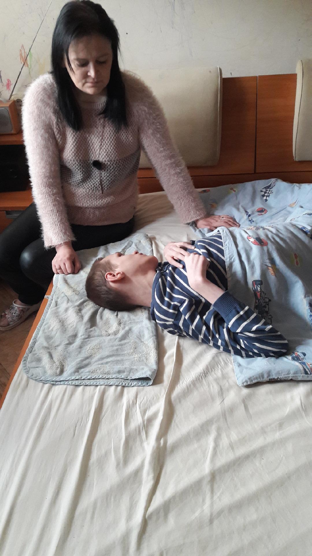 Vienišai mamai, auginančiai du sergančius vaikus, reikalinga parama