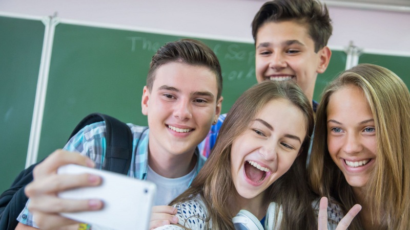 JK parlamentas svarstys peticiją, ar leisti paaugliams į pamokas eiti nuo 10 val.