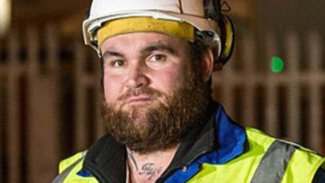 Loterijoje laimėtus £10 mln. britas iššvaistė svaigalams ir dabar dirba medkirčiu