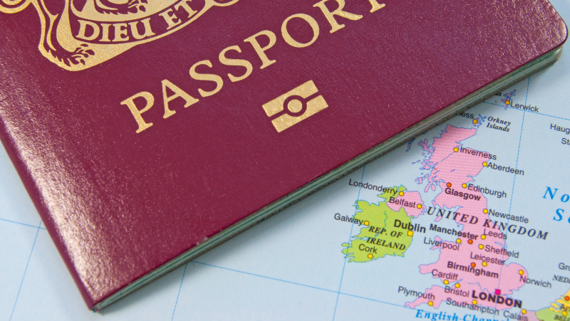 ES piliečių grynosios migracijos mastas JK – mažiausias per 10 metų, daugiau lenkų išvažiuoja, nei atvažiuoja