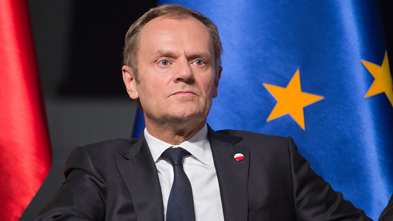 D. Tuskas ragina nenuvilti peticiją prieš Brexit pasirašiūsių žmonių