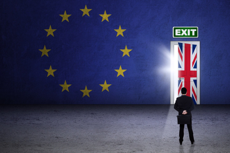 Naujausia apklausa JK: dauguma gyventojų nori „Brexit“ be jokio susitarimo