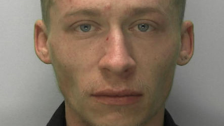 Lietuvis su ginklu rankose Anglijos gatvėse ieškojo merginų ir „žolės“