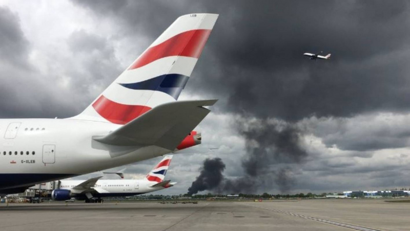 Šalia Londono Heathrow oro uosto kilo didžiulis gaisras