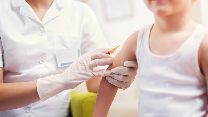 Britanijoje būtina įvesti privalomus skiepus nuo tymų, perspėja ekspertai