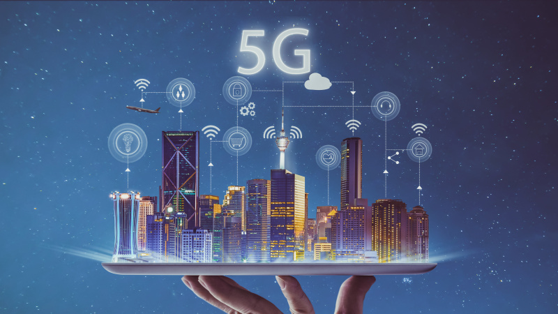 EE jau šį mėnesį paleis pirmąjį JK 5G tinklą