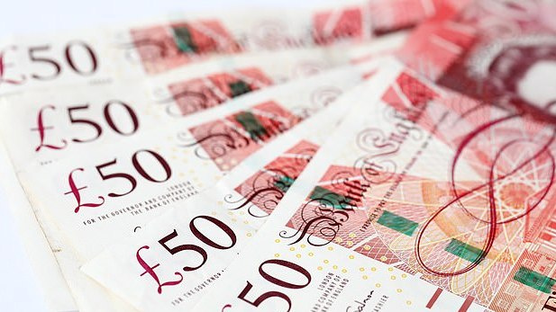 JK centrinis bankas nusprendė ir naujus plastikinius £50 gaminti naudojant gyvūninius riebalus
