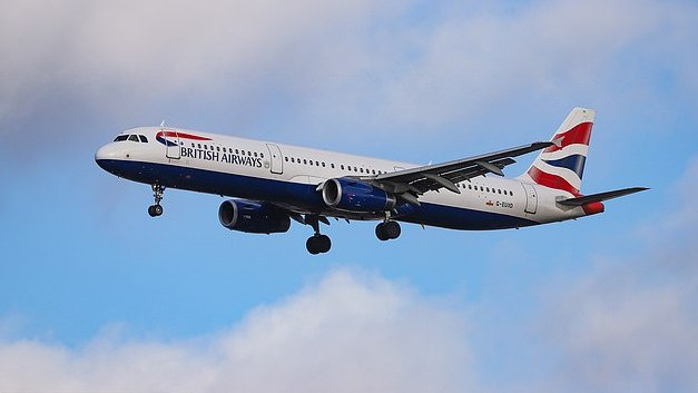 „British Airways“ darbuotojai grasina streiku, tai paveiktų visus skrydžius Gatwicke