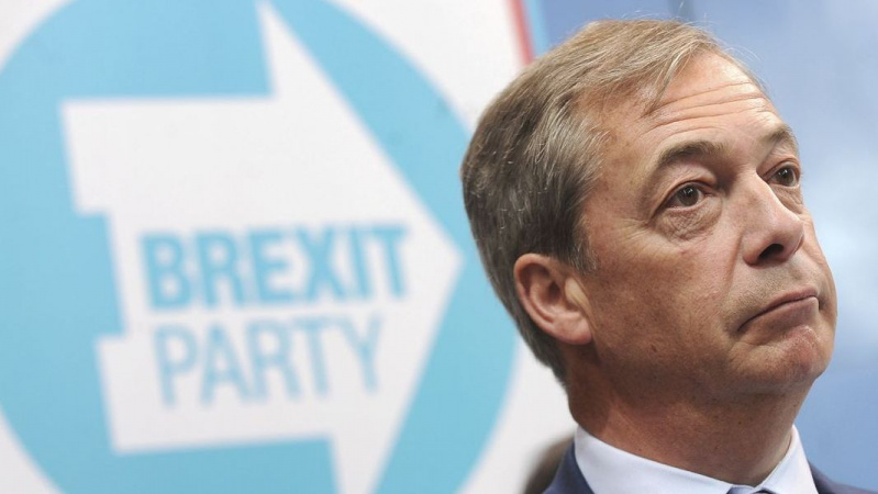 Naujausia apklausa: „Brexit“ partijos populiarumas JK mažėja