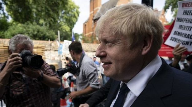 B. Johnsonas taps naujuoju JK premjeru