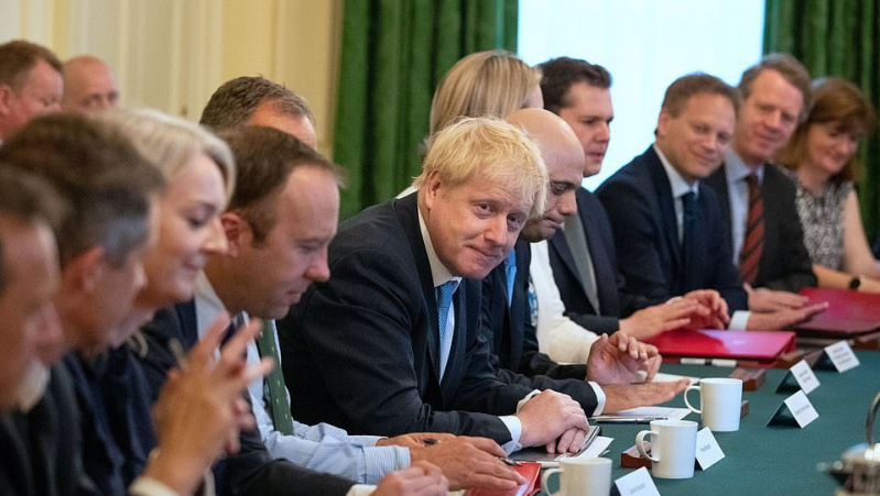 JK pirmą kartą posėdžiavo B. Johnsono vyriausybė