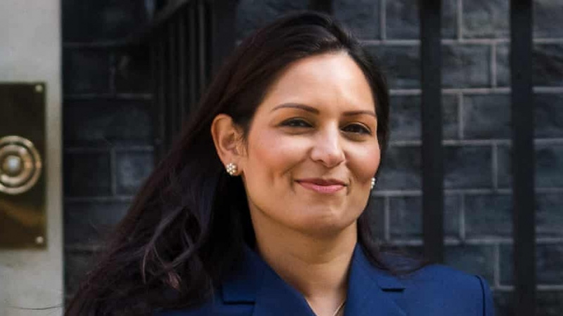 Naujas JK valdžios planas: nutraukti laisvą ES piliečių judėjimą jau pačią „Brexit“ dieną