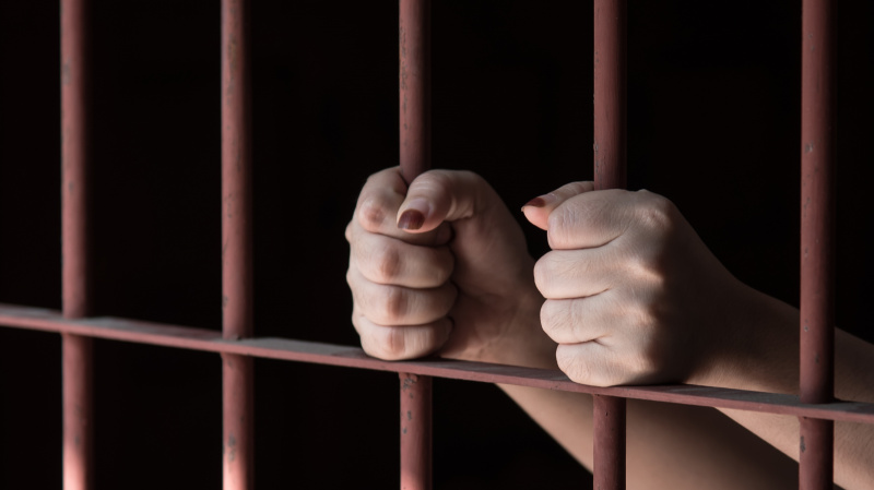 JK policija išgelbėjo dešimt metų namie kaline laikytą devyniolikmetę