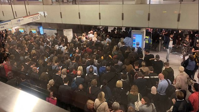 Dėl techninės problemos sustojo eismas Londono metro „Northern Line“ linija