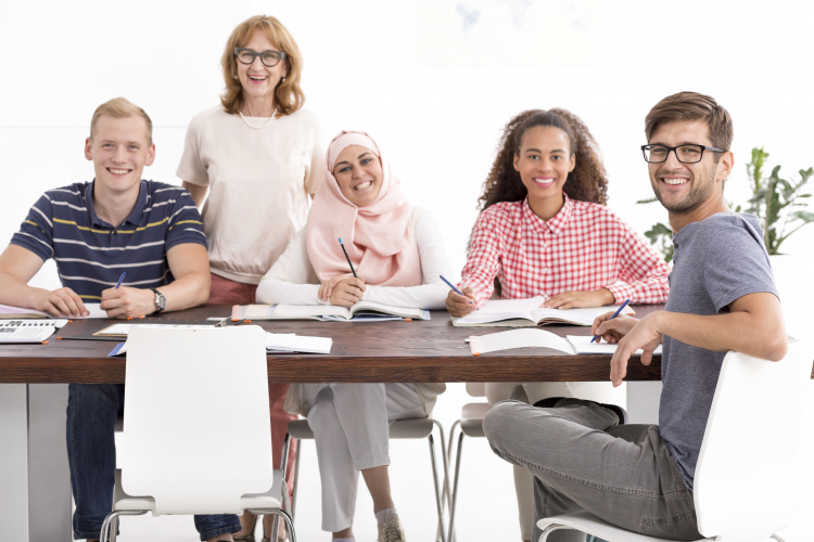 JK valdžia panaikino Th. May eros taisykles užsieniečiams studentams