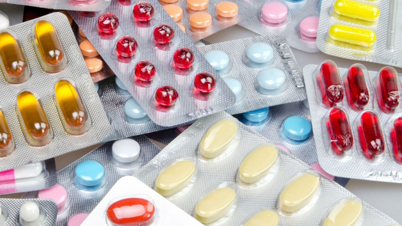 JK daugėja dėl „Brexit“ maisto ir vaistų atsargas kaupiančių žmonių