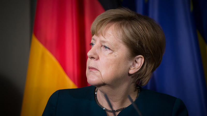 A. Merkel: vis dar turime galimybę įgyvendinti tvarkingą „Brexit“