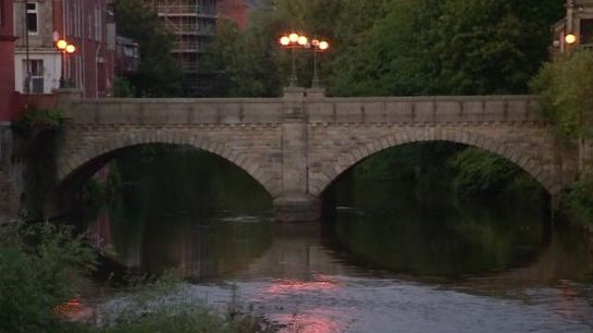 Siaubas JK: vyras nužudė 12 mėnesių sūnų numesdamas jį nuo tilto