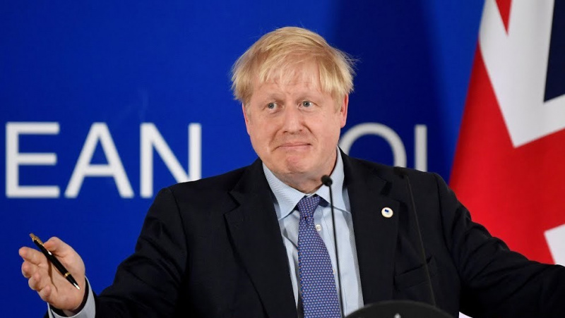 B. Johnsonas buvo priverstas prašyti Briuselio pratęsti „Brexit“ terminą
