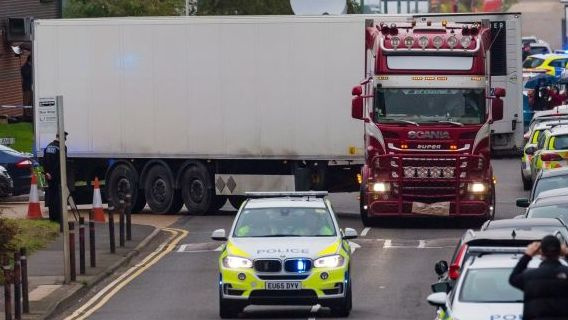 Essekso policija: sunkvežimio priekaboje rasti lavonai – kinų