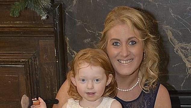 Dėl itin griežto auklėjimo kritikuojama britė: vaikai privalo išmokti pagarbos