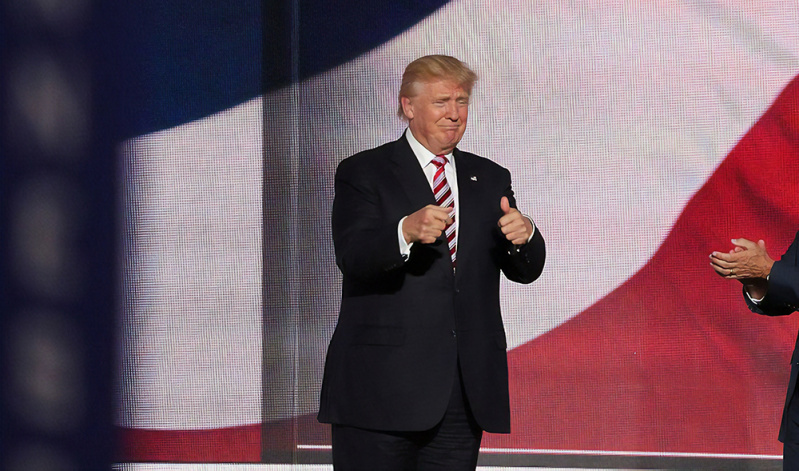 D. Trumpas toliau kišasi į Didžiosios Britanijos rinkimų kovą