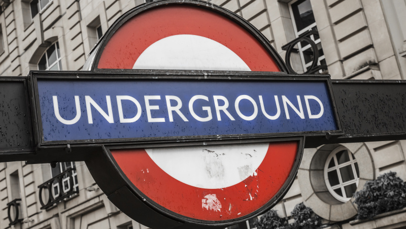 Londono metro traukinio vairuotojas atskleidė savo darbo paslapčių