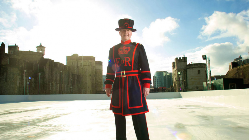 Savaitgalį atidaroma London Tower čiuožykla