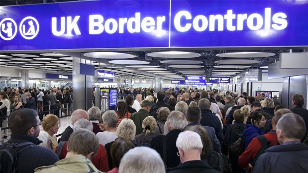 Grynosios migracijos mastas JK: mažiau atvykėlių iš ES, daugiau – iš kitų pasaulio šalių