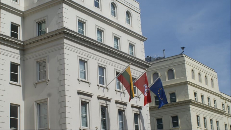 LR ambasada Londone: ką JK lietuviai mano apie jos darbą?